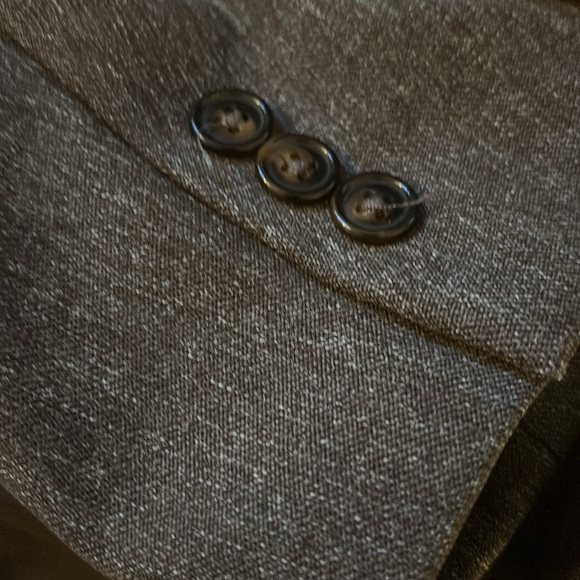 Elegant Two-Tone Men's Blazer - Picture 9 of 9